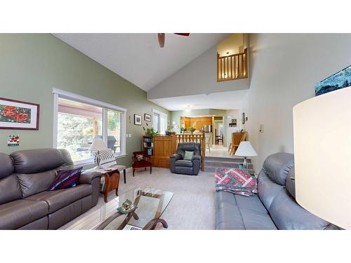 6102 96B Street, Grande Prairie, AB - Indoor Photo Showing Living Room