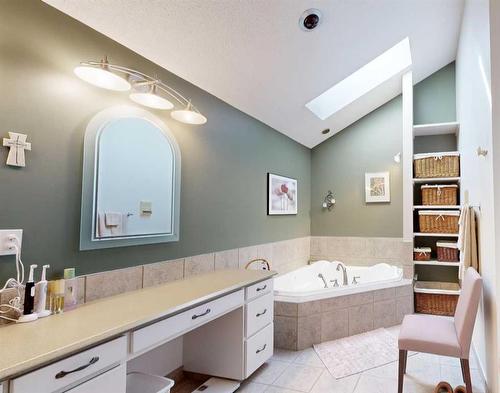 6102 96B Street, Grande Prairie, AB - Indoor Photo Showing Bathroom