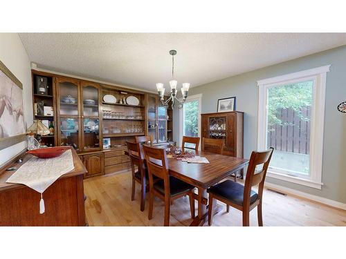 6102 96B Street, Grande Prairie, AB - Indoor Photo Showing Dining Room