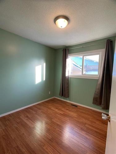 5021 55Th Avenue, High Prairie, AB - Indoor Photo Showing Other Room