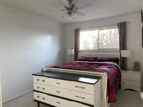 11313 106 Avenue, Fairview, AB - Indoor Photo Showing Bedroom