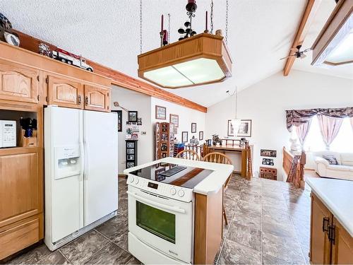 4816 3 Street, Donnelly, AB - Indoor Photo Showing Kitchen