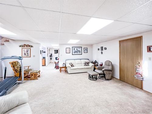 4816 3 Street, Donnelly, AB - Indoor