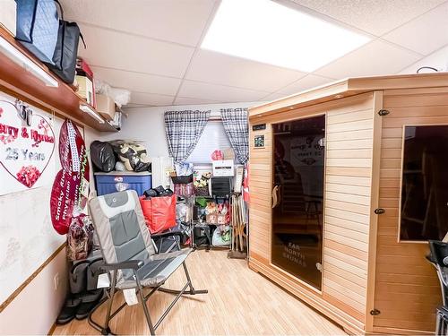 4816 3 Street, Donnelly, AB - Indoor Photo Showing Bedroom