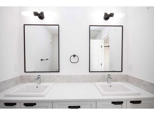 9702 89 Street, Grande Prairie, AB - Indoor Photo Showing Bathroom