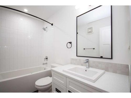 9702 89 Street, Grande Prairie, AB - Indoor Photo Showing Bathroom