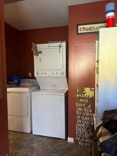 75101 164 Range Road, High Prairie, AB - Indoor Photo Showing Laundry Room