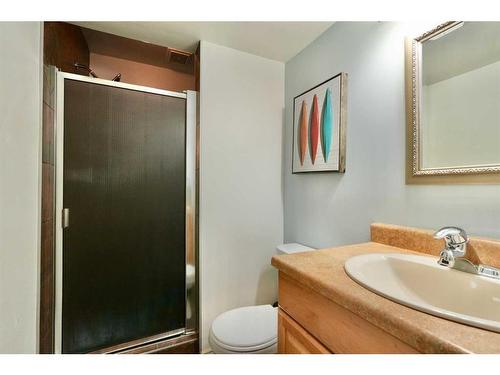 9701 73 Avenue, Peace River, AB - Indoor Photo Showing Bathroom