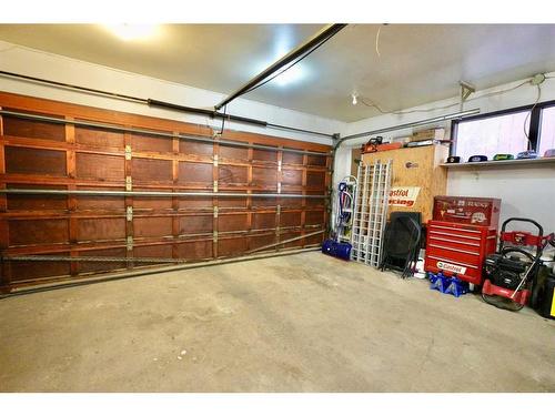 9701 73 Avenue, Peace River, AB - Indoor Photo Showing Garage