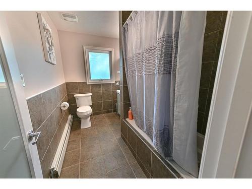 10-5136 Township Road 760, Sexsmith, AB - Indoor Photo Showing Bathroom