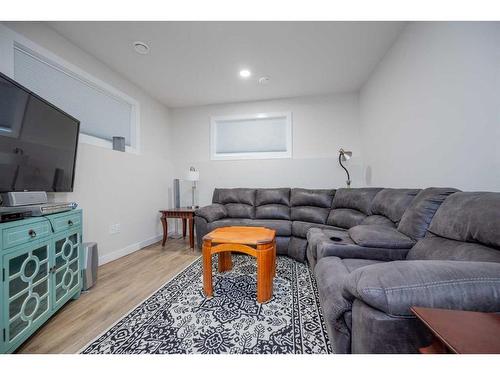 8129 121 Street, Grande Prairie, AB - Indoor Photo Showing Living Room