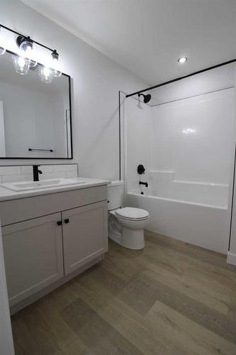 9130 Lakeland Drive, Grande Prairie, AB - Indoor Photo Showing Bathroom