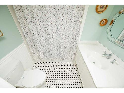 9715 118 Avenue, Grande Prairie, AB - Indoor Photo Showing Bathroom
