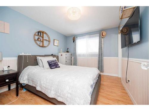 9715 118 Avenue, Grande Prairie, AB - Indoor Photo Showing Bedroom