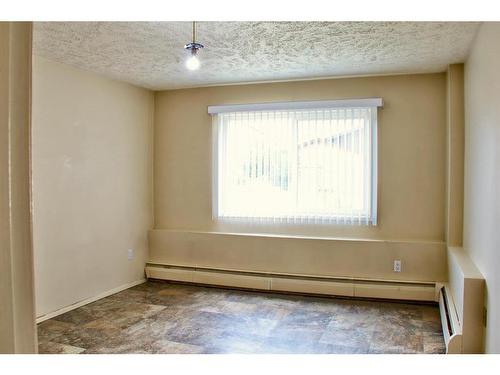 14-9640 92 Avenue, Grande Prairie, AB - Indoor Photo Showing Other Room