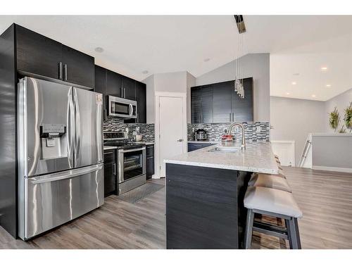 10450 131 Avenue, Grande Prairie, AB - Indoor Photo Showing Kitchen With Stainless Steel Kitchen With Upgraded Kitchen