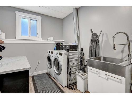 10450 131 Avenue, Grande Prairie, AB - Indoor Photo Showing Laundry Room