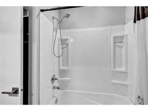 10450 131 Avenue, Grande Prairie, AB - Indoor Photo Showing Bathroom
