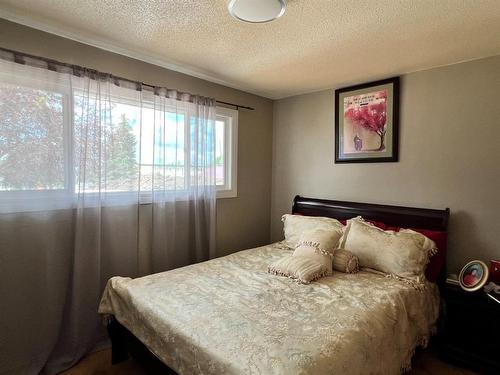 5204 48 Street, Valleyview, AB - Indoor Photo Showing Bedroom