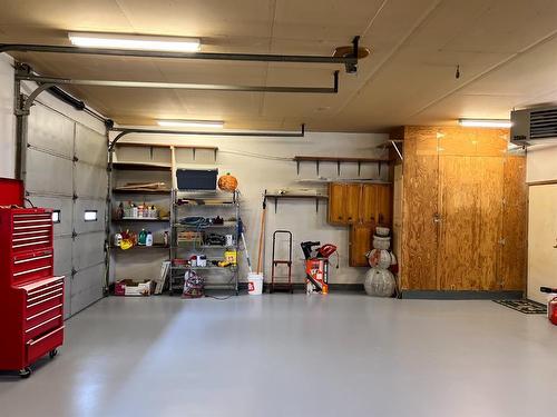 5204 48 Street, Valleyview, AB - Indoor Photo Showing Garage