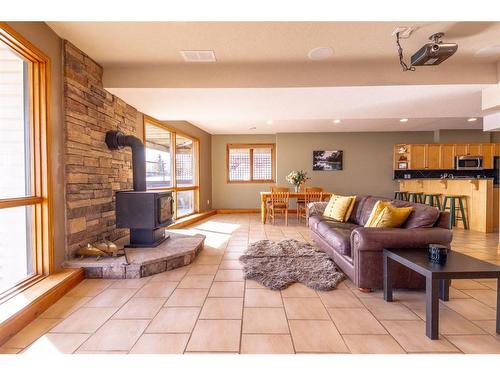 #11 704041 Range Road 72, Rural Grande Prairie No. 1, County Of, AB - Indoor Photo Showing Living Room