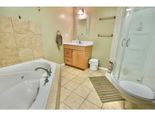 15, 843058 Range Road 222, Rural Northern Lights, County Of, AB - Indoor Photo Showing Bathroom