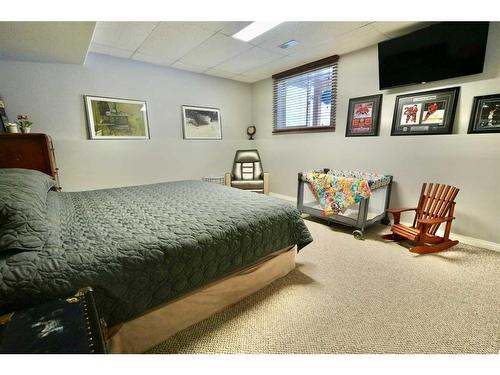 15, 843058 Range Road 222, Rural Northern Lights, County Of, AB - Indoor Photo Showing Bedroom