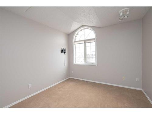 9302 62 Avenue, Grande Prairie, AB - Indoor Photo Showing Other Room