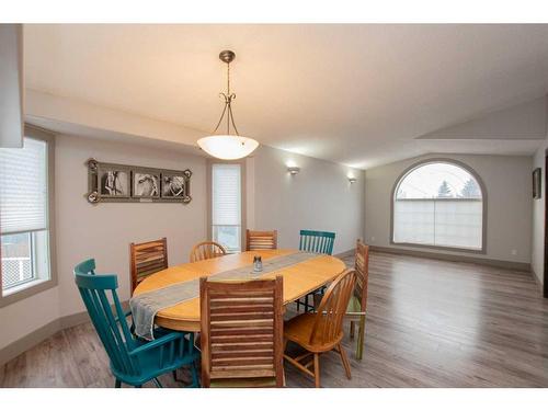 9302 62 Avenue, Grande Prairie, AB - Indoor Photo Showing Dining Room