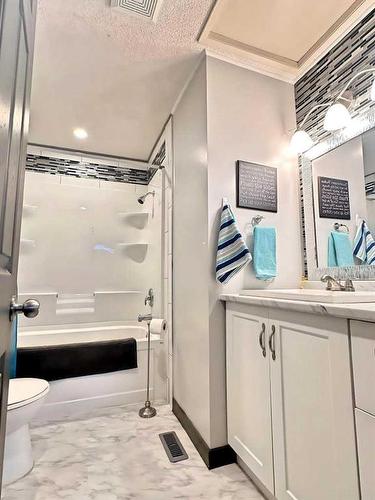 10546 98Th Avenue, Grande Cache, AB - Indoor Photo Showing Bathroom