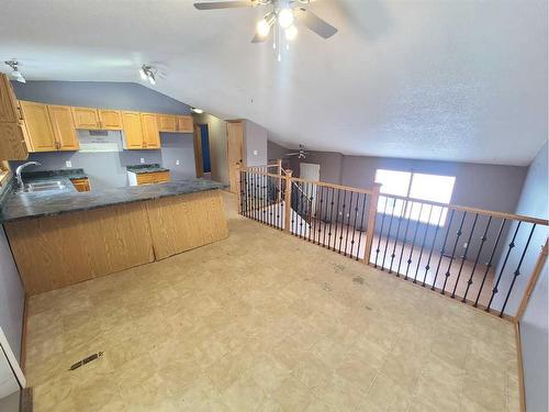 10918 92 Street, Peace River, AB - Indoor Photo Showing Kitchen
