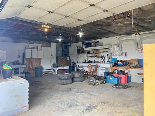 10712 113 Street, Fairview, AB - Indoor Photo Showing Garage