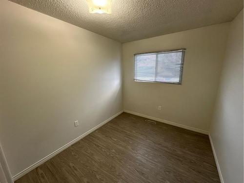 9714 83 Avenue, Peace River, AB - Indoor Photo Showing Other Room