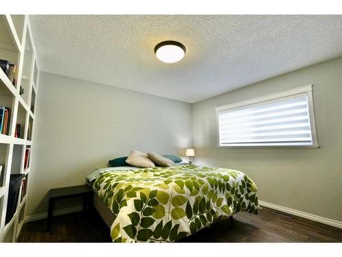 13002 91 Street, Peace River, AB - Indoor Photo Showing Bedroom
