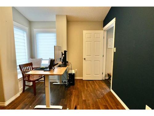 13002 91 Street, Peace River, AB - Indoor Photo Showing Living Room