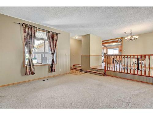 4722 56A Street, Valleyview, AB - Indoor Photo Showing Other Room