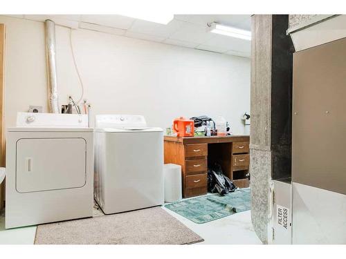 10506 101 Avenue, Grande Prairie, AB - Indoor Photo Showing Laundry Room