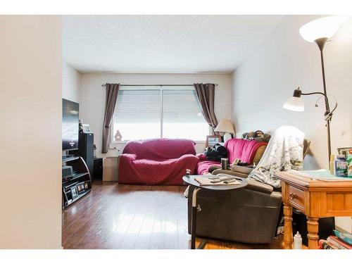 10506 101 Avenue, Grande Prairie, AB - Indoor Photo Showing Living Room