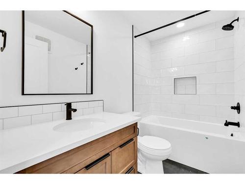 11918 81 Avenue, Grande Prairie, AB - Indoor Photo Showing Bathroom