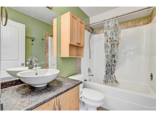 11450 89B Street, Grande Prairie, AB - Indoor Photo Showing Bathroom