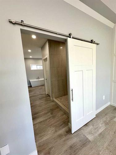 8805 59 Avenue, Grande Prairie, AB - Indoor Photo Showing Bathroom