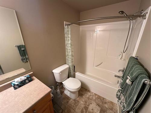 104-9810 94 Street, Peace River, AB - Indoor Photo Showing Bathroom