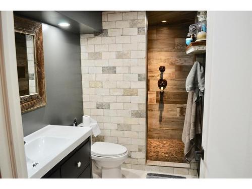 5010 42 Avenue, Valleyview, AB - Indoor Photo Showing Bathroom