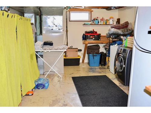 5010 42 Avenue, Valleyview, AB - Indoor Photo Showing Laundry Room