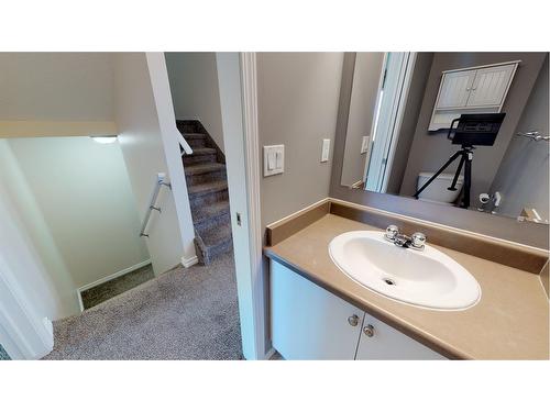 8221 114 Street, Grande Prairie, AB - Indoor Photo Showing Bathroom