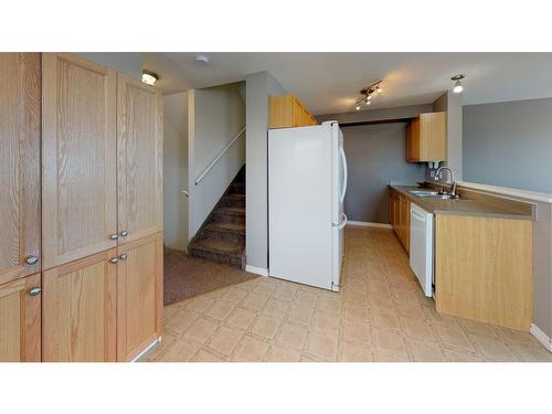 8221 114 Street, Grande Prairie, AB - Indoor Photo Showing Kitchen