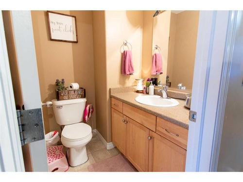 10229 70 Avenue, Grande Prairie, AB - Indoor Photo Showing Bathroom
