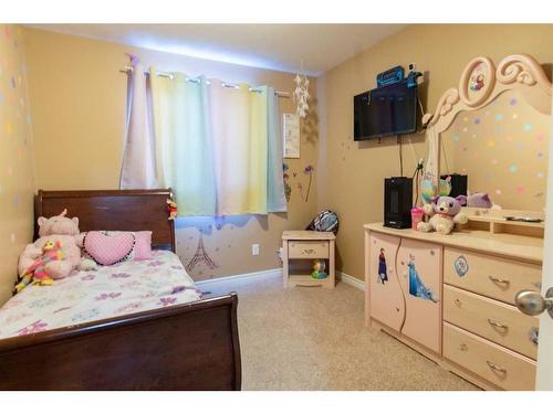 10229 70 Avenue, Grande Prairie, AB - Indoor Photo Showing Bedroom