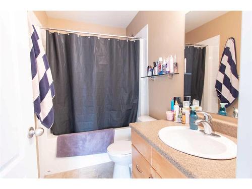 10326 70 Avenue, Grande Prairie, AB - Indoor Photo Showing Bathroom