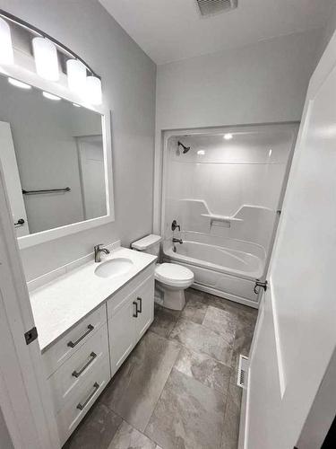 10902 100 Ave Unit 17, La Crete, AB - Indoor Photo Showing Bathroom